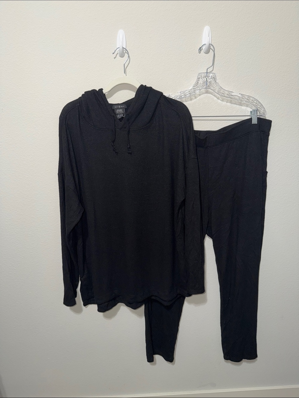 Cozy Black Hoodie and Legging Sleep Set for Women